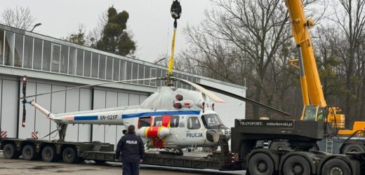 Policyjny śmigłowiec MI-2 trafił do zbiorów Muzeum Lotnictwa Polskiego w Krakowie