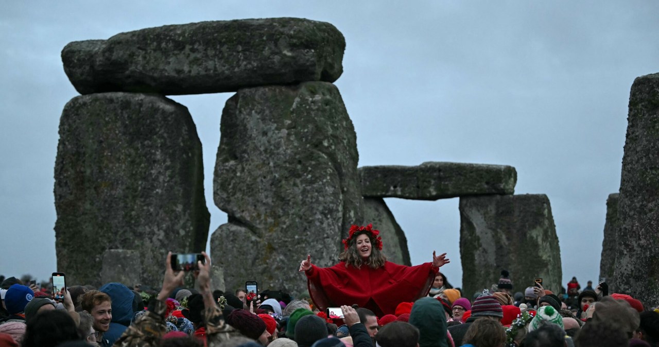 ​Najkrótszy dzień roku. Tysiące osób świętowało w Stonehenge