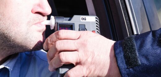 Twórca alkomatu wpadł na jeździe po alkoholu