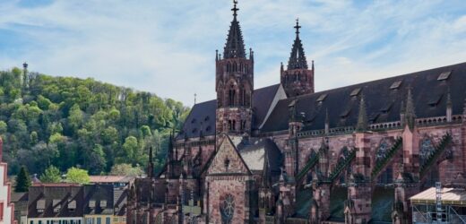 Przerwana msza i protest przeciwko arcybiskupowi. Skandal we Fryburgu