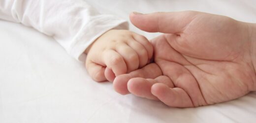 13-miesięczny chłopiec z siniakami na ciele. Matka zatrzymana