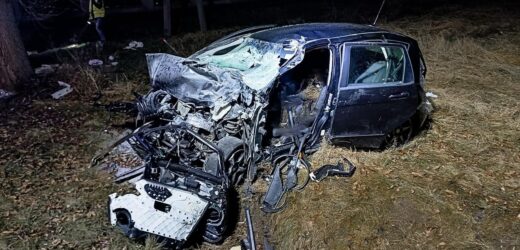 Śląskie: Autobus zderzył się z osobówką, 1 osoba nie żyje