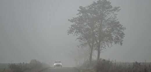 Trudne warunki na drogach. Gołoledź i mgły w wielu regionach Polski