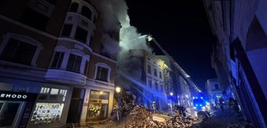 Część kamienicy zawaliła się po pożarze. Akcja służb w Cieszynie