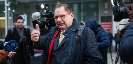 Kalisz po decyzji PKW: Albo minister wypłaci PiS-owi pieniędze, albo nie