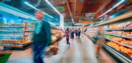 Sklepy w sylwestra otwarte krócej. Jakie godziny otwarcia?