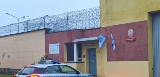 Narkotyki w organizmie i w kieszeniach. Kurier wpadł w zakładzie karnym