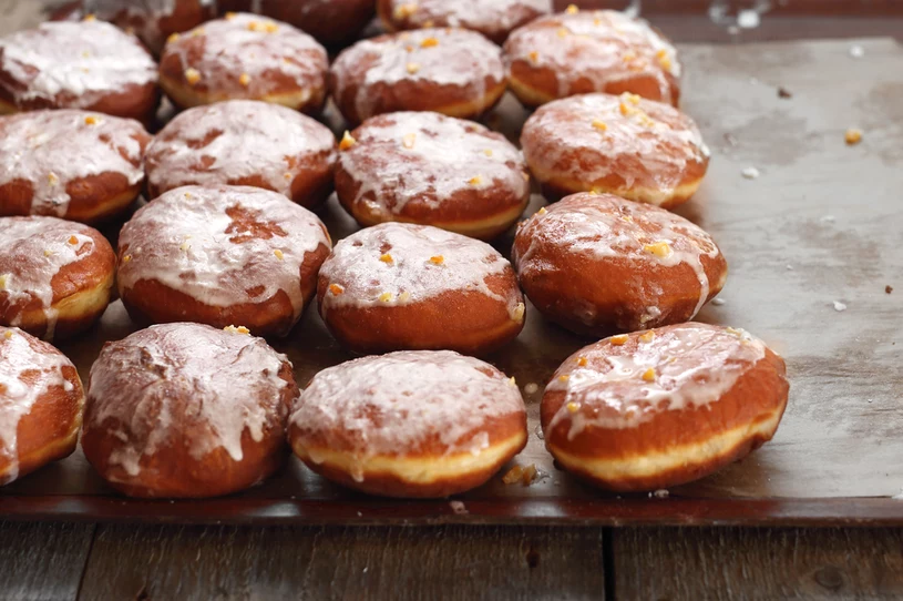 Pączki parzone znikną ekspresowo. Przepis mistrza cukierniczego z PRL zrobi furorę