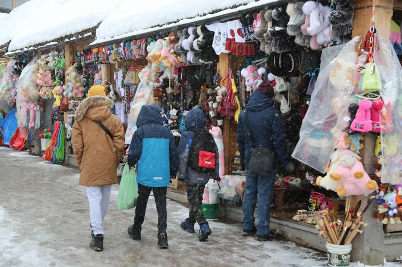 Nowa grupa turystów podbija Zakopane. Górale zacierają ręce