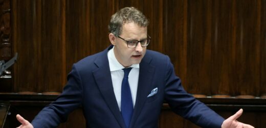 Romanowski rezygnuje z pobierania pensji posła. Reakcja parlamentarzystów koalicji