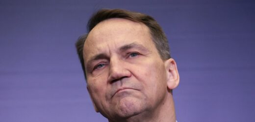 Ambasador Węgier niemile widziany na inauguracji. Sikorski wysłał mu notę