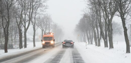 Zawieje i zamiecie śnieżne w Polsce. Są ostrzeżenia IMGW