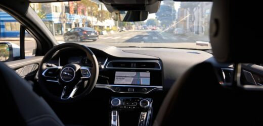 Autonomiczna taksówka poza kontrolą. Prawie spóźnił się na lot