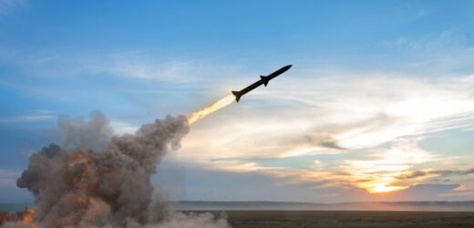 Korea Północna testuje nową broń. Prędkość 12 razy większa niż dźwięk