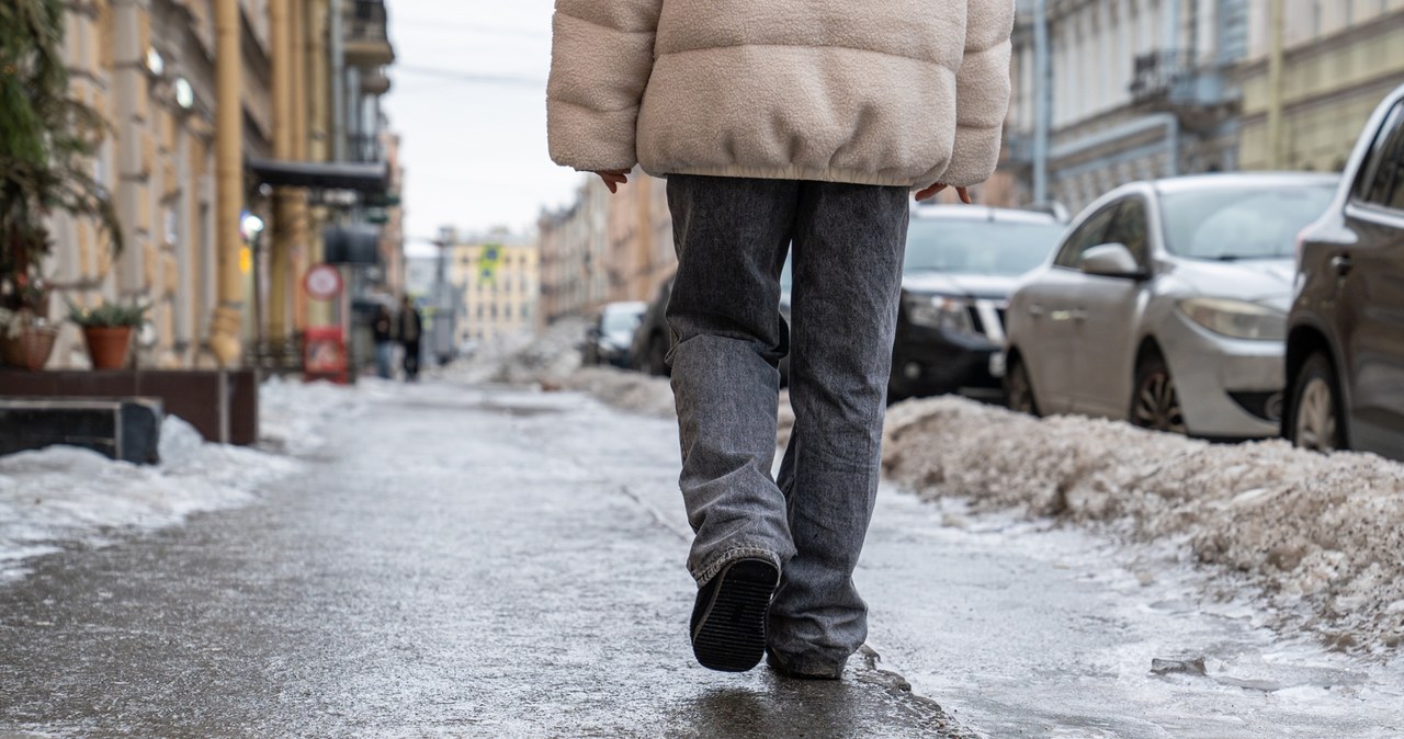 ​Marznący deszcz nad prawie całą Polską. Ostrzeżenie IMGW