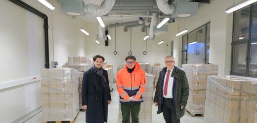 Pokaźny księgozbiór trafił do Poznania. 35 tysięcy książek przyleciało prosto z Rzymu