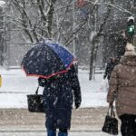 Oblodzenie, śnieg i silny wiatr niemal w całym kraju. Nowe ostrzeżenia IMGW