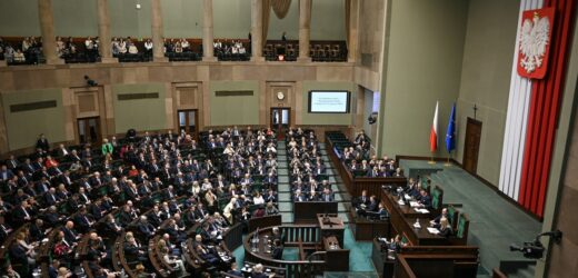 PSL, PiS i Konfederacja odrzuciły projekt Polski 2050