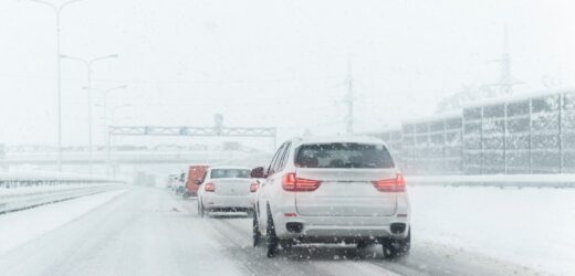 Śnieg, oblodzenie, niebezpieczne warunki na drogach. Gdzie jest najgorzej?