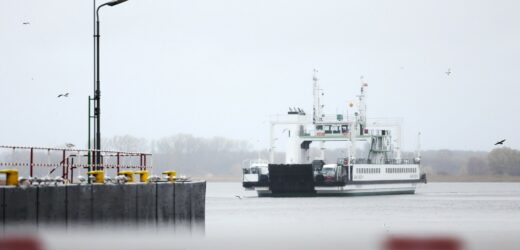 Cofka w Świnoujściu. Straż zabezpiecza okolice portu