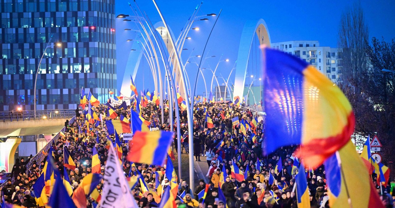 ​Ogromny protest w Bukareszcie. Demonstranci żądają II tury wyborów prezydenckich