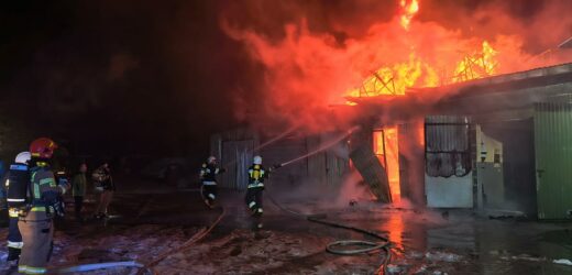 Nocny pożar w Suchowoli. 2 osoby trafiły do szpitala