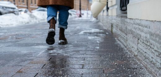 Będzie ślisko i niebezpiecznie. Pomarańczowe alerty IMGW dla niemal całej Polski