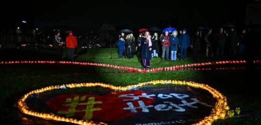 ​Serce ze świec dla Pawła Adamowicza. Mija 6 lat od śmierci prezydenta Gdańska