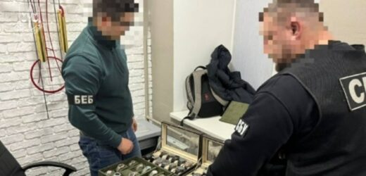 Przemycali diamenty i zegarki autobusem Warszawa-Kijów