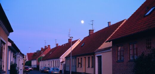 Szwedzki czerwony domek stanie na Księżycu