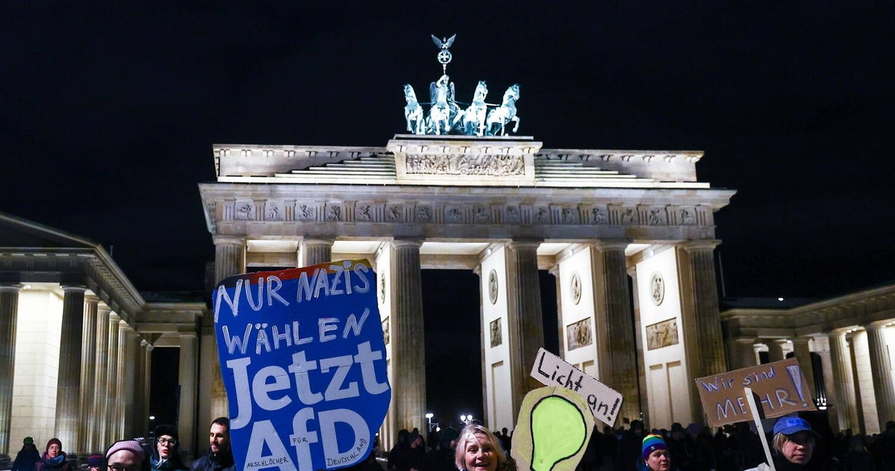 Skrajnie prawicowa partia w Niemczech zyskuje w sondażach