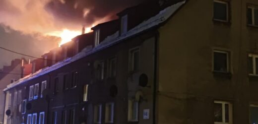 Pożar kamienicy w Rudzie Śląskiej. Ewakuowano 25 osób