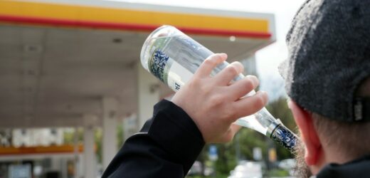 Oddala się zakaz nocnej sprzedaży alkoholu na stacjach benzynowych