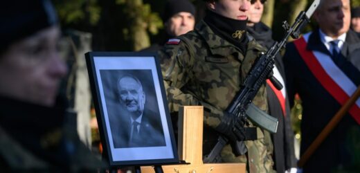 „Był wizjonerem”. Andrzej Kraśnicki spoczął na Cmentarzu Sołackim w Poznaniu