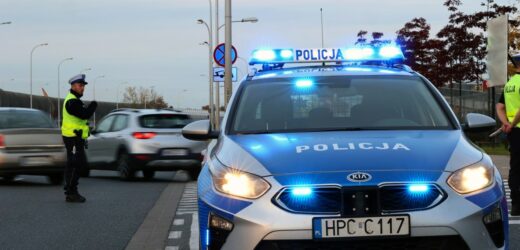 Kierowca potrącił pieszą i uciekł. Kobieta zmarła w szpitalu