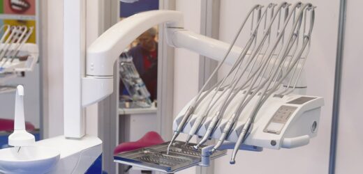 Wyrywał zęby po kilka razy, wyłudził milion zł z NFZ