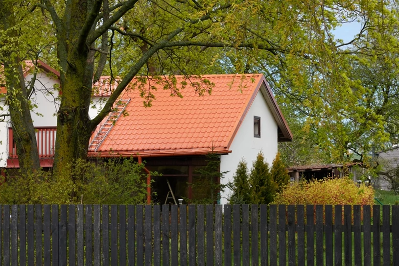 Dodatkowa opłata za ogrodzenie. Oto co muszą wiedzieć właściciele domów