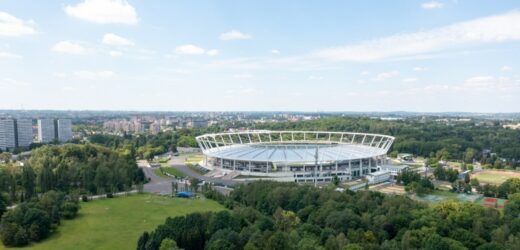 Mecze piłkarskiej reprezentacji podzielone między Warszawę i Chorzów