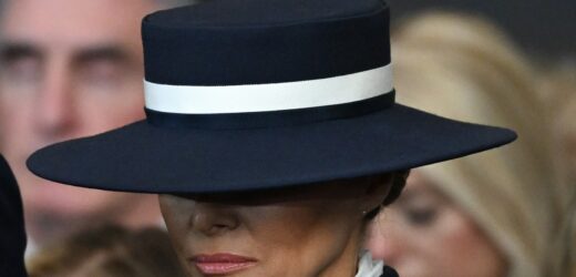 Kapelusz, o którym mówi cały świat. Wymowny strój Melanii Trump