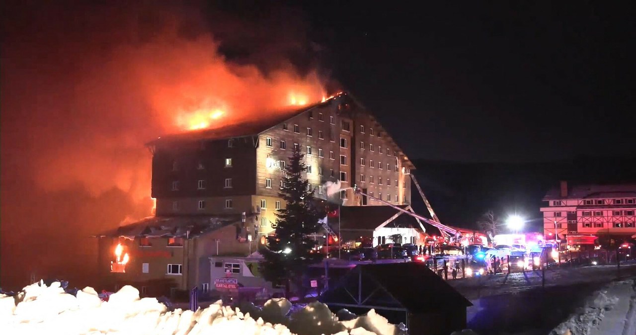 Pożar hotelu w ośrodku narciarskim. Ludzie wyskakiwali z okien, 10 osób zginęło