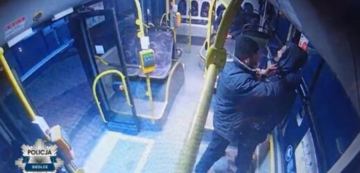 Atak na 15-latka w autobusie. Napastnik przystawił mu nóż do gardła