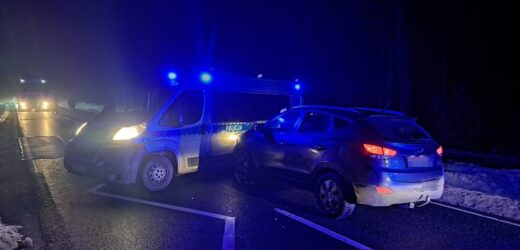 15-latek zabrał matce auto i uszkodził policyjny radiowóz