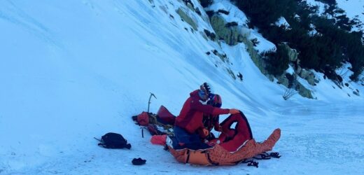 Turysta spadł z krawędzi Kotła Wielkiego Stawu w Karkonoszach