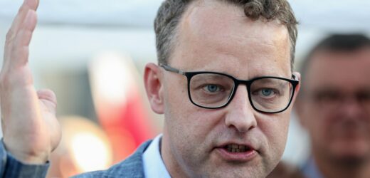 Co musi zrobić Orban, by ruszyła sprawa Romanowskiego? Węgierski prawnik wyjaśnia