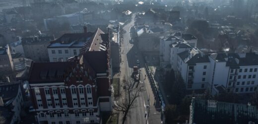 Bernardyńska znów przejezdna. Autobusy wracają z objazdów