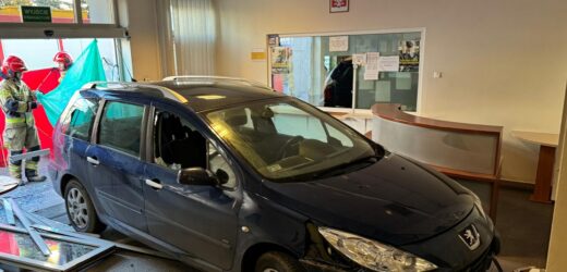 Pijany kierowca wjechał do komisariatu. „Prawdopodobnie zrobił to celowo”