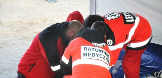 Syreny w całym kraju po śmierci ratownika medycznego w Siedlcach. Sprawca usłyszał zarzut zabójstwa