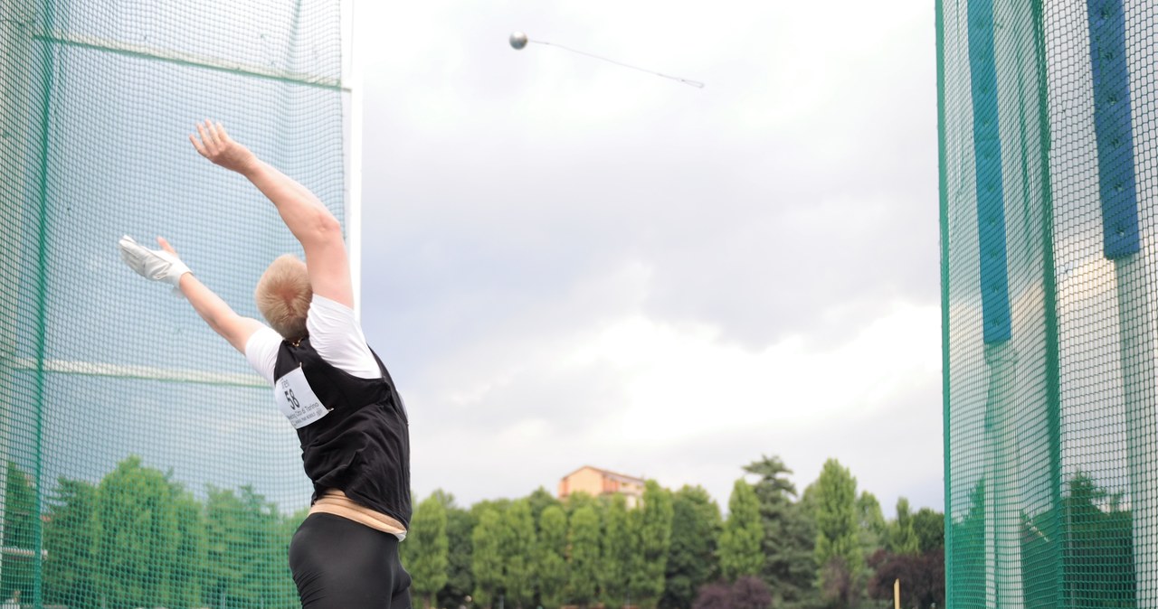 Kibic trafiony młotem podczas zawodów. Zmarł na miejscu