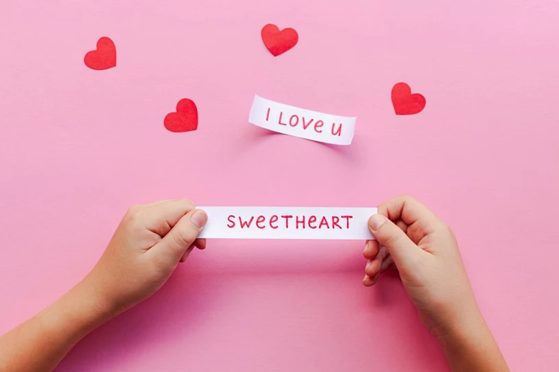 Jak zaskoczyć drugą połówkę w Walentynki? Pomysły