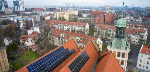 ​Proboszcz musi zdjąć fotowoltaikę. To słynny zabytkowy kościół w Gdańsku